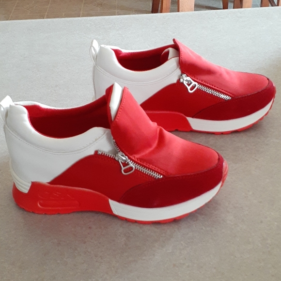 Shoes - Picture 2 of 2